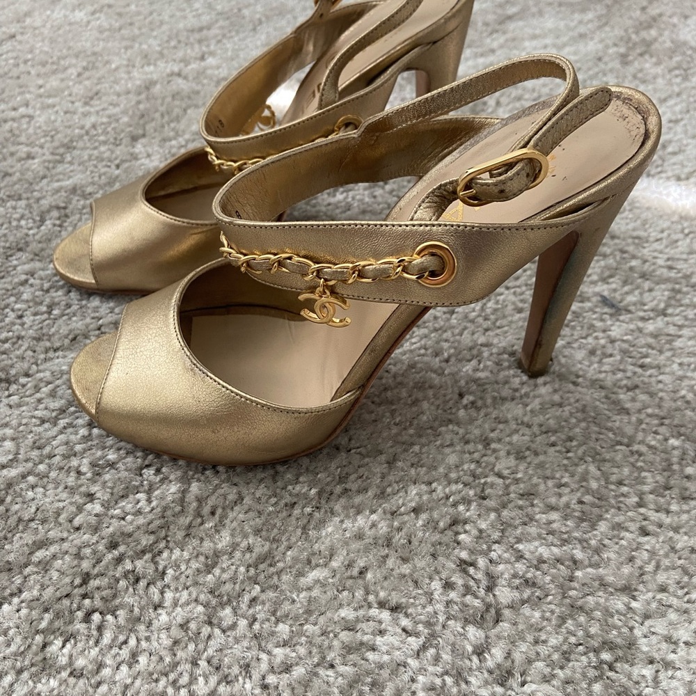 CHANEL Gold Chain Detail Slingback Heels